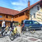 Tomas Old House - River Apartman