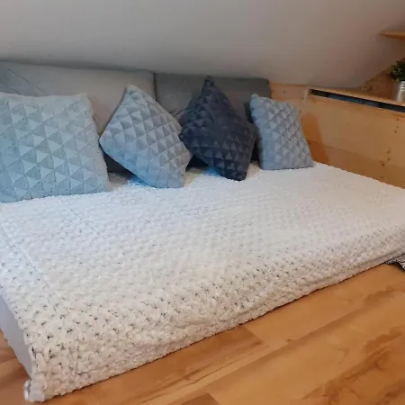 Tomas Old House - River