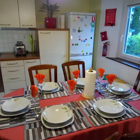 Tomas Old House - River 아파트