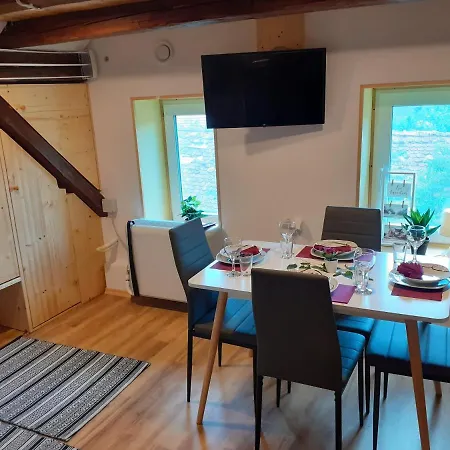 Apartman Tomas Old House - River