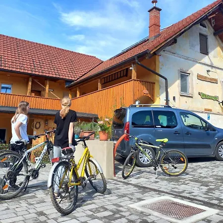 Tomas Old House - River Apartman
