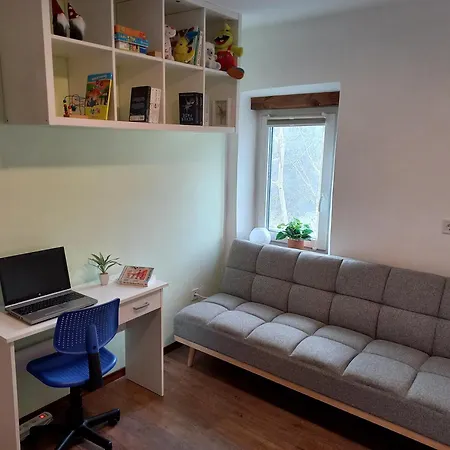 Tomas Old House - River