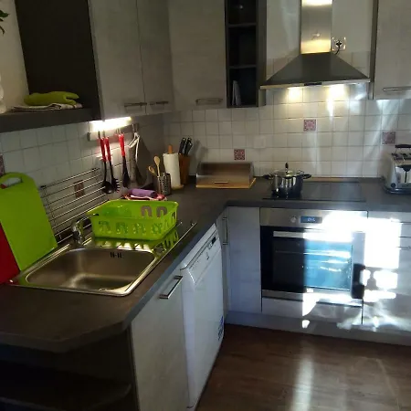 Tomas Old House - River Apartman *