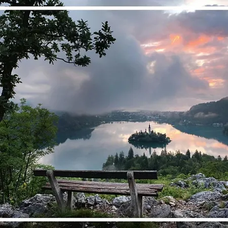 Tomas Old House - River شقة *