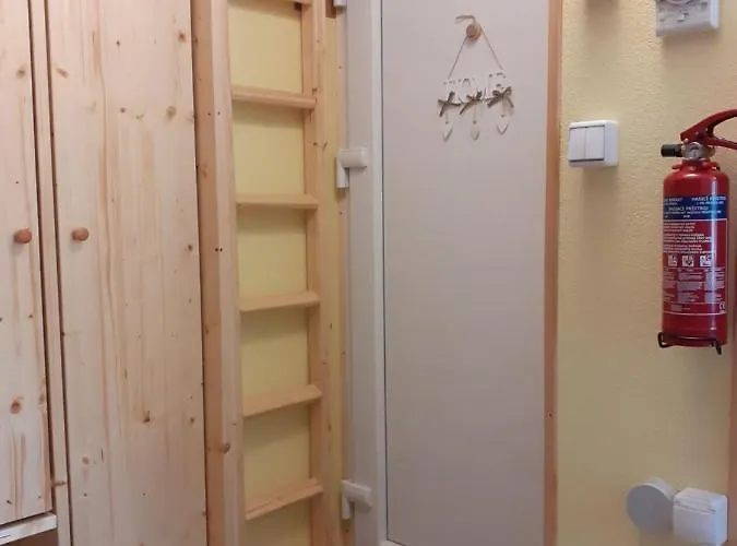 Tomas Old House - River Visoko