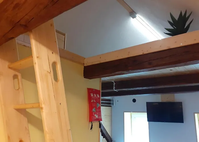 Tomas Old House - River *