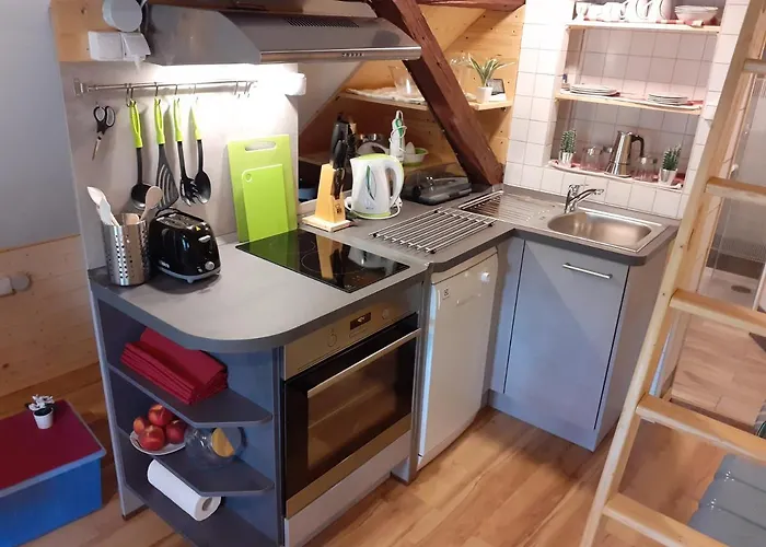 Tomas Old House - River