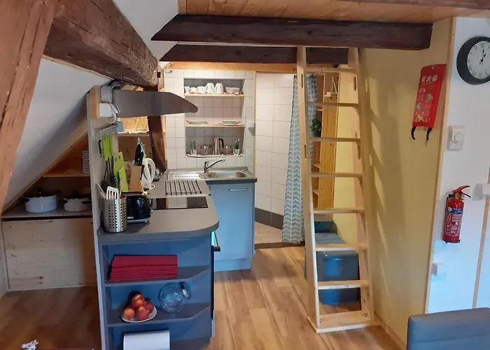 Tomas Old House - River Visoko