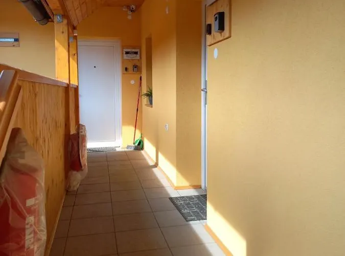 Tomas Old House - River Visoko