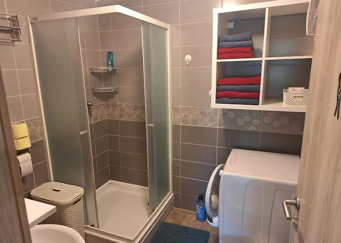 Tomas Old House - River * Visoko