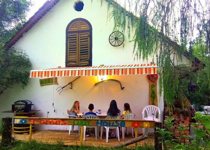 Tomas Old House - River